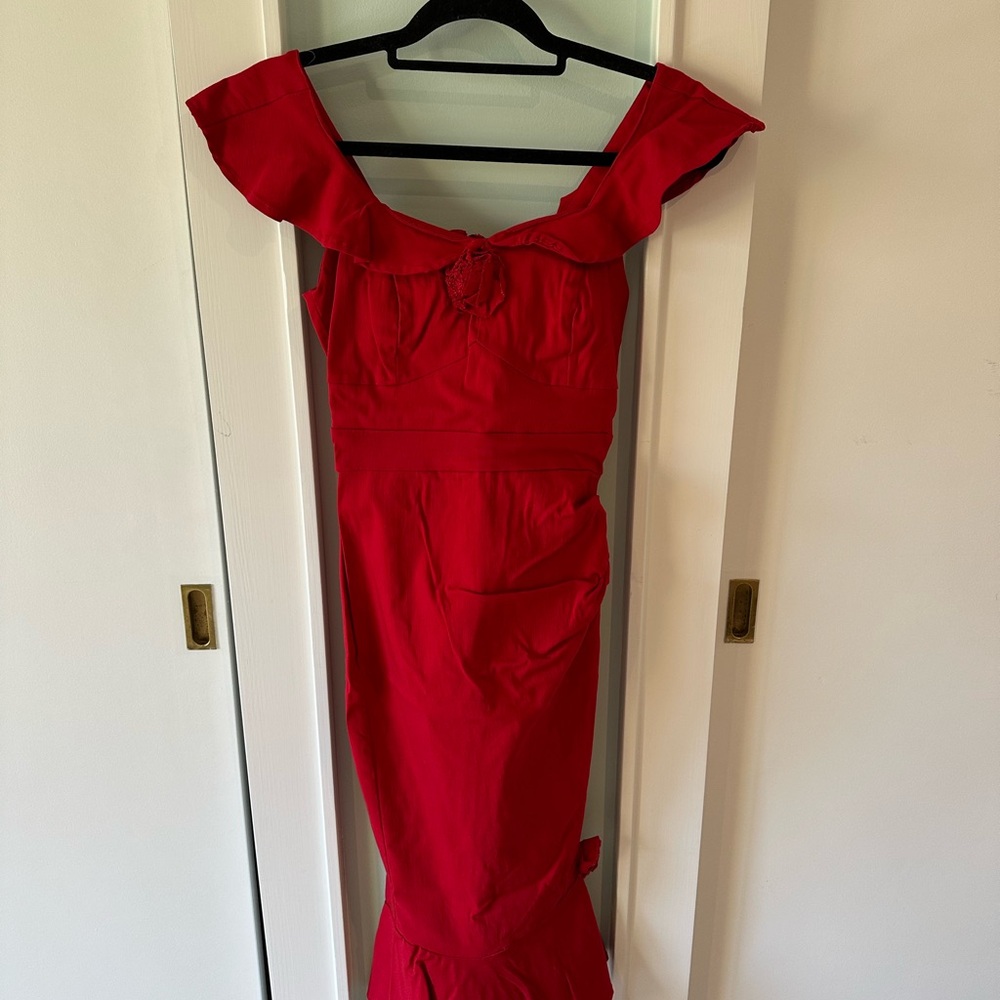 Elegant Red Ruffle Dress - Picture 2 of 6